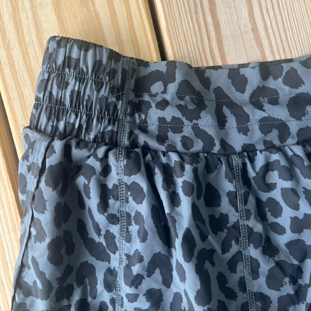 ** Balance Athletic Black Leopard Print Breeze Short Running Hiking Large - Picture 6 of 8